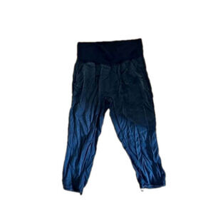 Lululemon Cupro  Capris Size 6